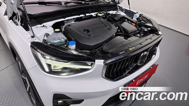 Volvo XC40 B4 Ultra Bright 2024 — фото 6