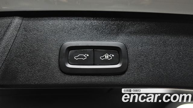 Volvo XC40 B4 Ultra Bright 2024 — фото 20