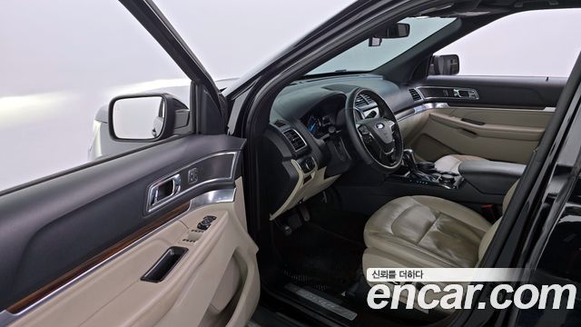 Ford Explorer 2.3 Limited 4WD 5th 2018 — фото 10
