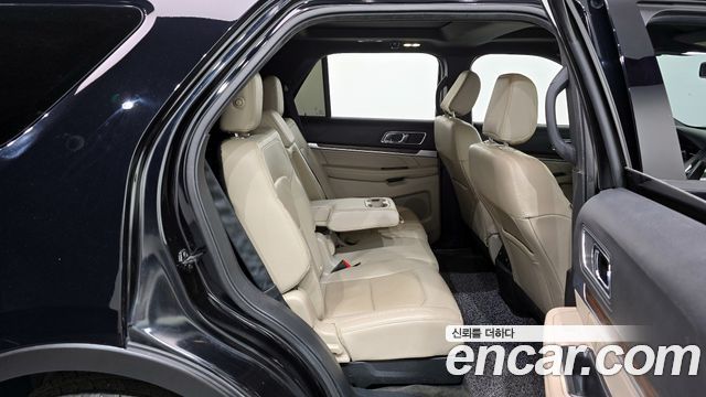 Ford Explorer 2.3 Limited 4WD 5th 2018 — фото 12