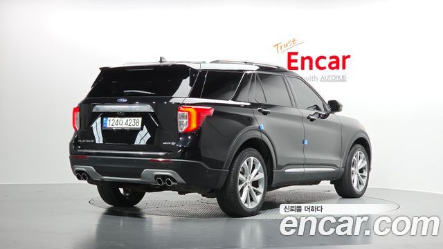 Ford Explorer (VI) 3.0 Platinum 4WD 2021 — фото 2