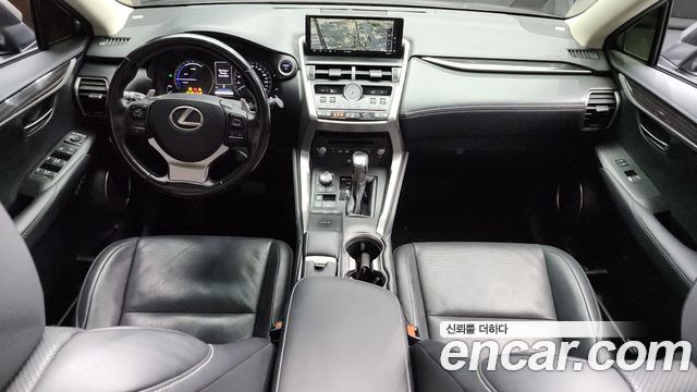 Lexus NX300h Executive 2018 — фото 7