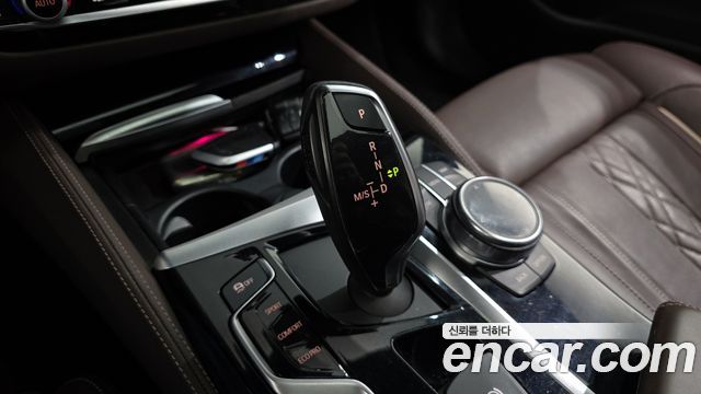 BMW 5 Series (G30) 520d xDrive M Sport Package Plus 2018 — фото 9