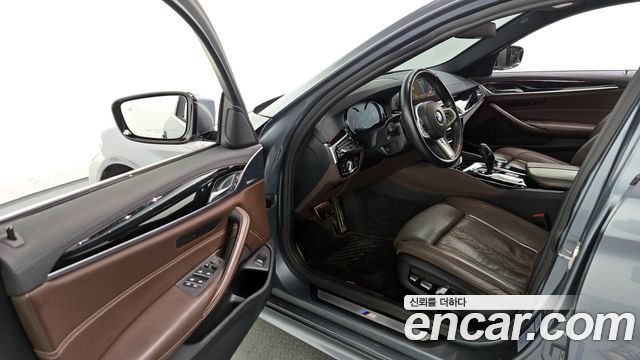 BMW 5 Series (G30) 520d xDrive M Sport Package Plus 2018 — фото 10