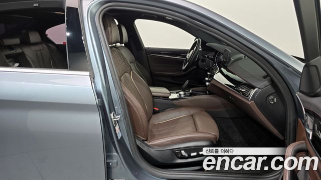 BMW 5 Series (G30) 520d xDrive M Sport Package Plus 2018 — фото 11