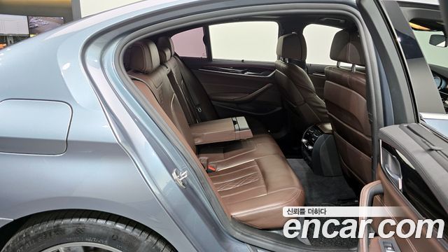 BMW 5 Series (G30) 520d xDrive M Sport Package Plus 2018 — фото 12