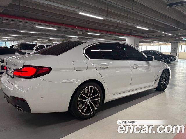 BMW 5 Series (G30) 520i M Sport 2022 — фото 2