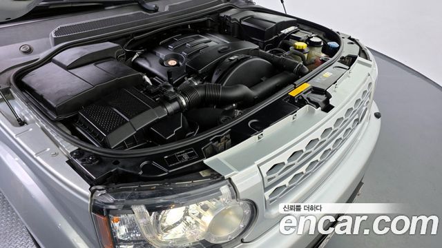 Land Rover Discovery 4 3.0 SDV6 SE 2012 — фото 6