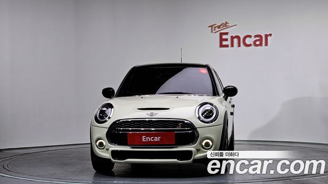 MINI Cooper S 5Door Standard 3rd 2021 — фото 3