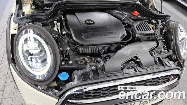 MINI Cooper S 5Door Standard 3rd 2021 — фото 6