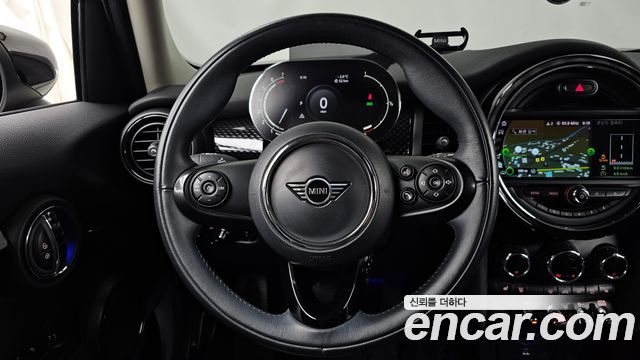 MINI Cooper S 5Door Standard 3rd 2021 — фото 13