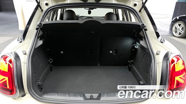 MINI Cooper S 5Door Standard 3rd 2021 — фото 20