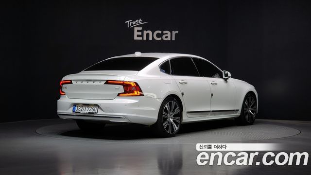 Volvo S90 T8 AWD Ultimate Bright 2023 — фото 2