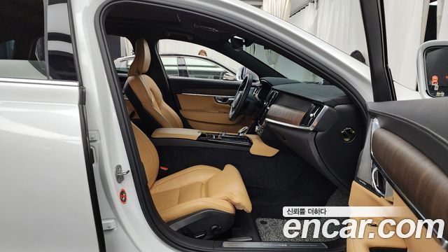 Volvo S90 T8 AWD Ultimate Bright 2023 — фото 11