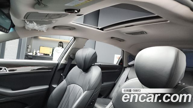 Genesis G80 3.3 GDI Premium Luxury 2018 — фото 17