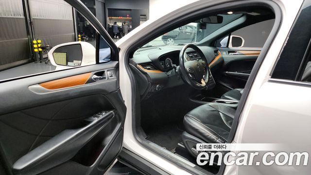 Lincoln MKC 2.0 AWD 2019 — фото 10