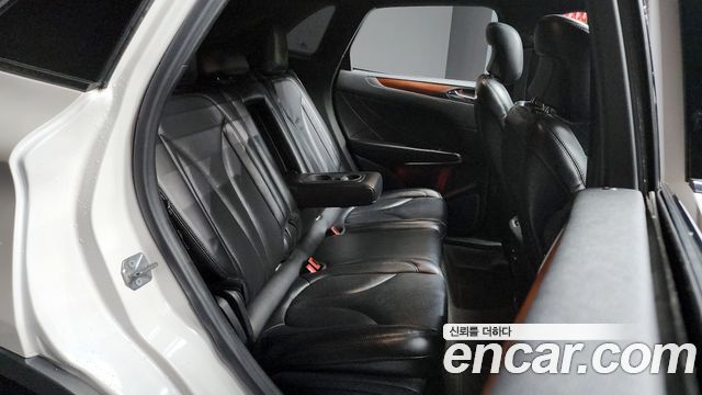 Lincoln MKC 2.0 AWD 2019 — фото 16