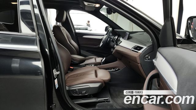 BMW X1 (F48) xDrive 20i M Sport 2022 — фото 11
