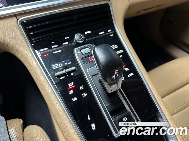 Porsche Panamera (971) 3.0 AWD 2018 — фото 17