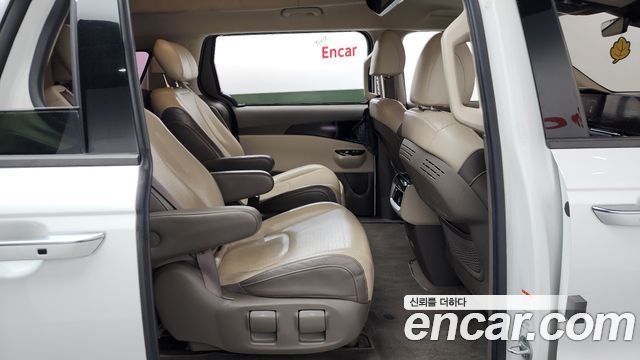 Kia Carnival (IV) Gasoline 7-Seater Hi-Limousine Signature 2021 — фото 12