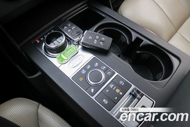 Land Rover Discovery 5 3.0 SD6 SE 2019 — фото 16