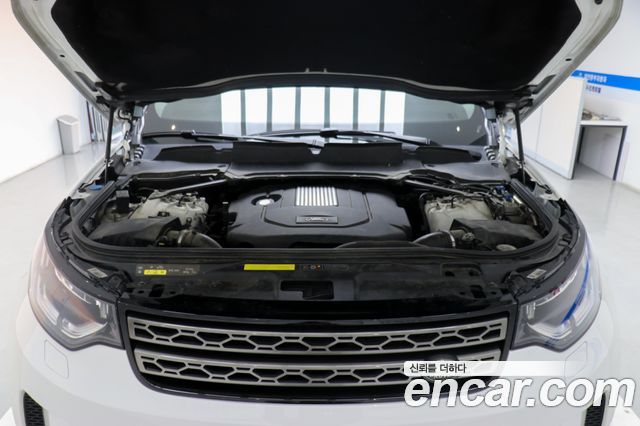 Land Rover Discovery 5 3.0 SD6 SE 2019 — фото 22