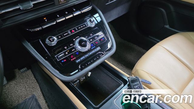 Lincoln Corsair 2.0 Reserve AWD 2022 — фото 9
