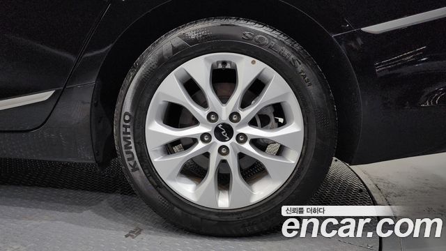Kia K8 2.5 Gasoline 2WD Noblesse 2022 — фото 5