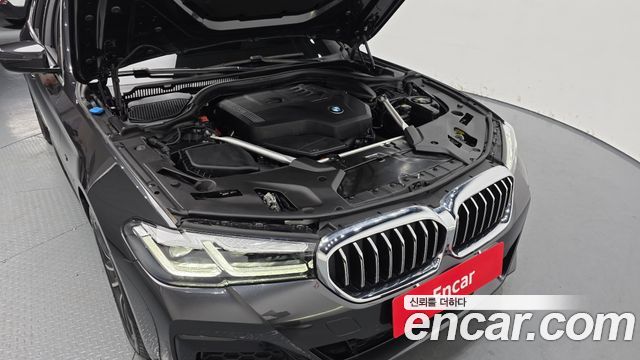 BMW 5 Series (G30) 520i M Sport 2022 — фото 6