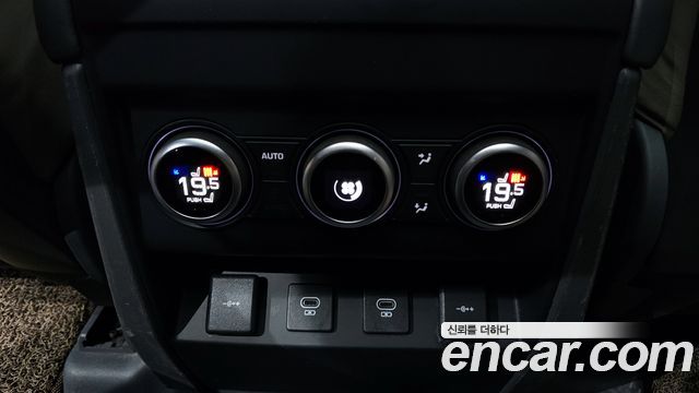 Land Rover Defender (L663) 110 D300 HSE 2022 — фото 19