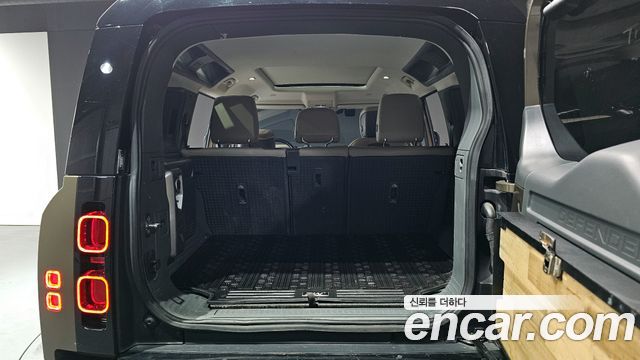 Land Rover Defender (L663) 110 D300 HSE 2022 — фото 20