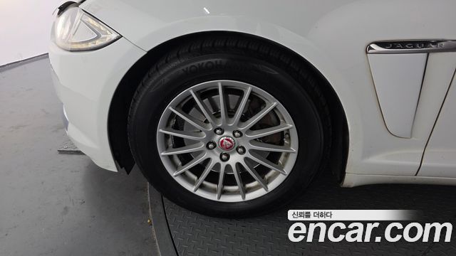 Jaguar XF 2.2D Luxury X250 2015 — фото 5