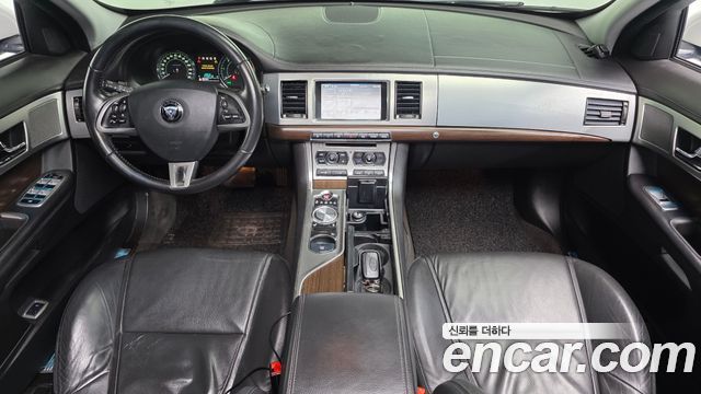 Jaguar XF 2.2D Luxury X250 2015 — фото 7