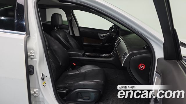 Jaguar XF 2.2D Luxury X250 2015 — фото 10
