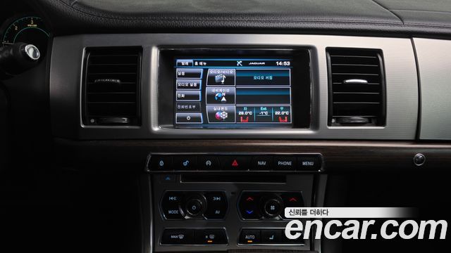 Jaguar XF 2.2D Luxury X250 2015 — фото 14