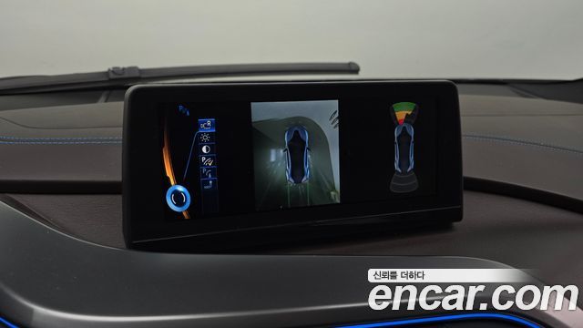 BMW i8 Coupe 2016 — фото 18