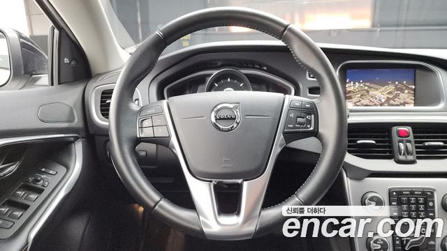 Volvo V40 Cross Country D3 2018 — фото 13