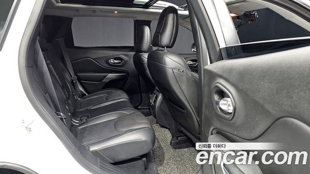Jeep Cherokee (KL) 2.4 Longitude AWD 2019 — фото 11