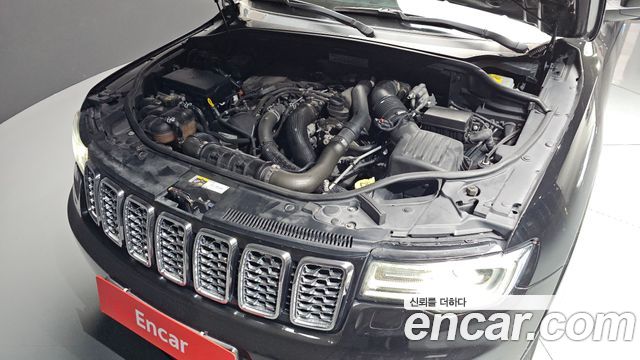Jeep Grand Cherokee 3.0 Diesel Overland WK2 2017 — фото 6