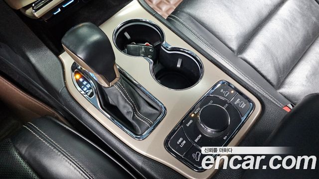 Jeep Grand Cherokee 3.0 Diesel Overland WK2 2017 — фото 9