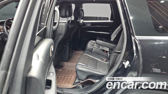 Jeep Grand Cherokee 3.0 Diesel Overland WK2 2017 — фото 11