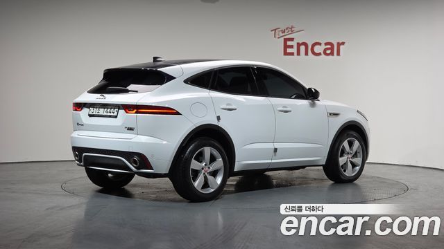 Jaguar E-PACE R250 R-Dynamic SE 2018 — фото 2