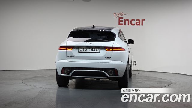 Jaguar E-PACE R250 R-Dynamic SE 2018 — фото 4
