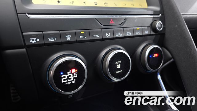 Jaguar E-PACE R250 R-Dynamic SE 2018 — фото 16