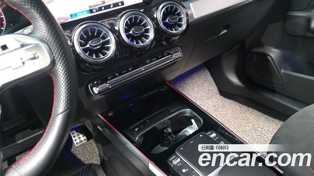 Mercedes-Benz GLB-Class (X247) GLB250 4MATIC 2022 — фото 17