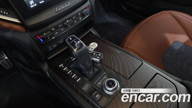 Maserati Ghibli 3.0 GranLusso 3rd 2020 — фото 9