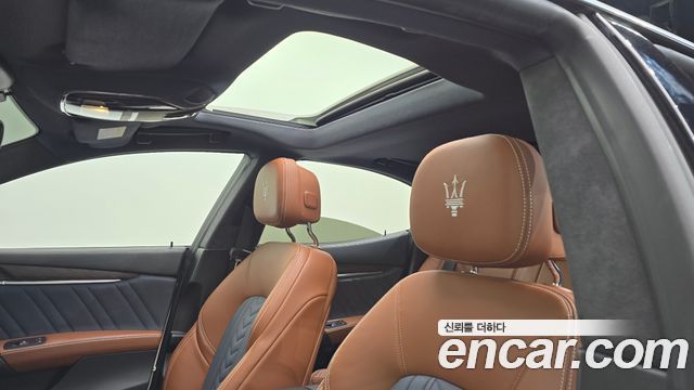 Maserati Ghibli 3.0 GranLusso 3rd 2020 — фото 19