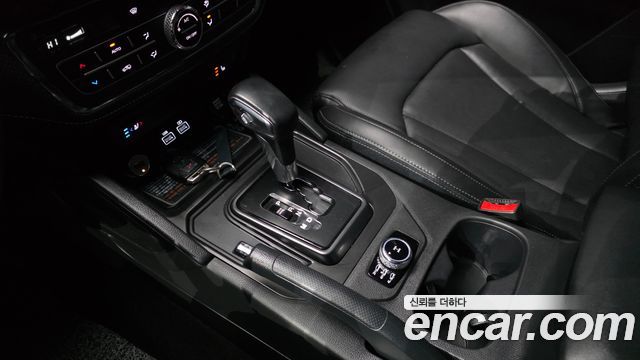 KG Mobility (SsangYong) Rexton Sports Khan Diesel 2.2 4WD Prestige 2023 — фото 9