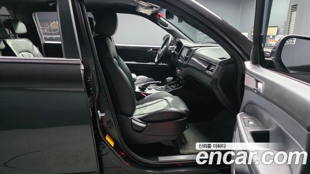 KG Mobility (SsangYong) Rexton Sports Khan Diesel 2.2 4WD Prestige 2023 — фото 11