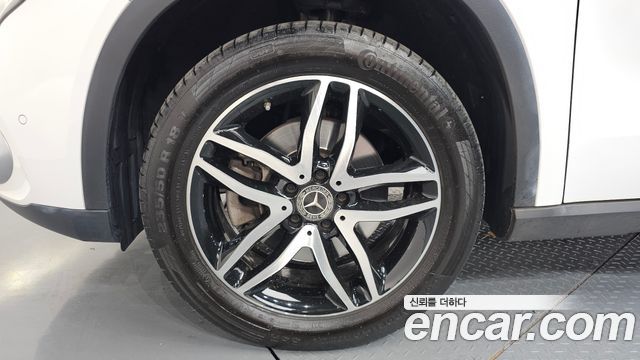 Mercedes-Benz GLA-Class (X156) GLA220 Premium 2019 — фото 5